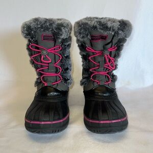 London Fog Winter girls size 2 Snow Boots. Faux fur, Grey & bright pink accents.